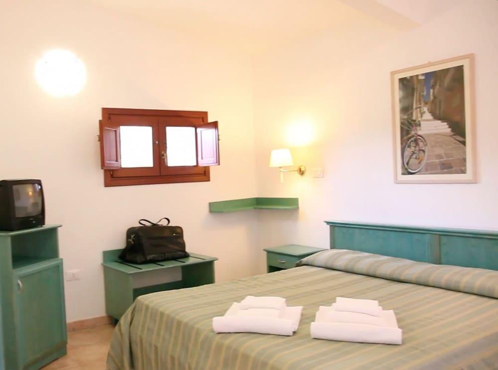 Hotel Mezzaluna Калофорте Экстерьер фото