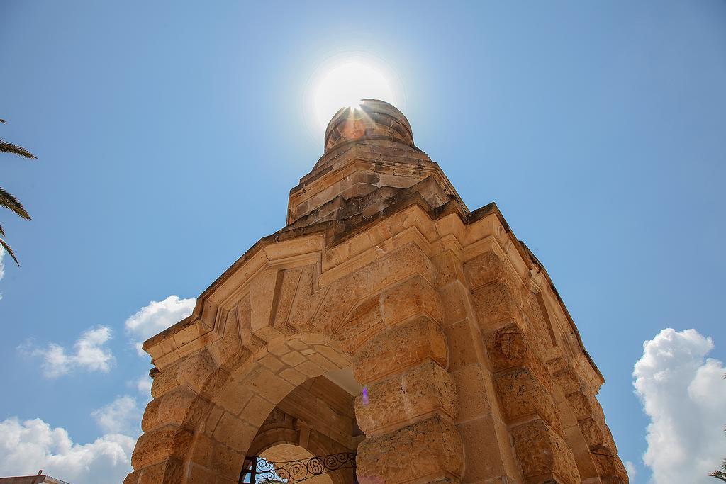 Hotel Mezzaluna Калофорте Экстерьер фото
